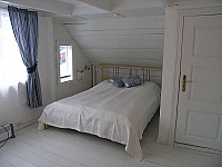 Bed room