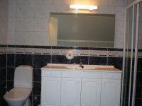 Badet i vårt deluxe rom 2